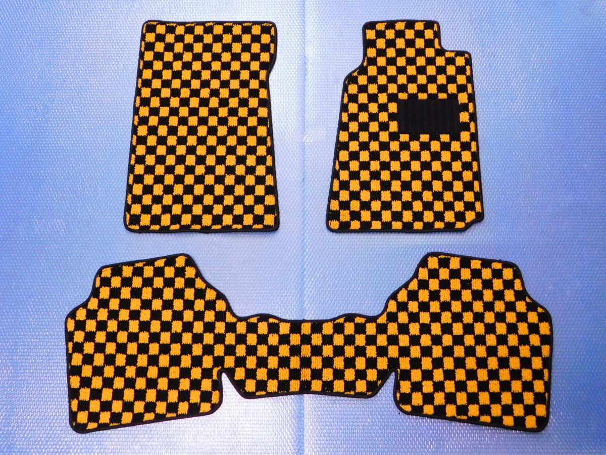 フロアマット1台分セット【イエロー】※ AE86 (レビン・トレノ) (リア1枚形状)拍卖