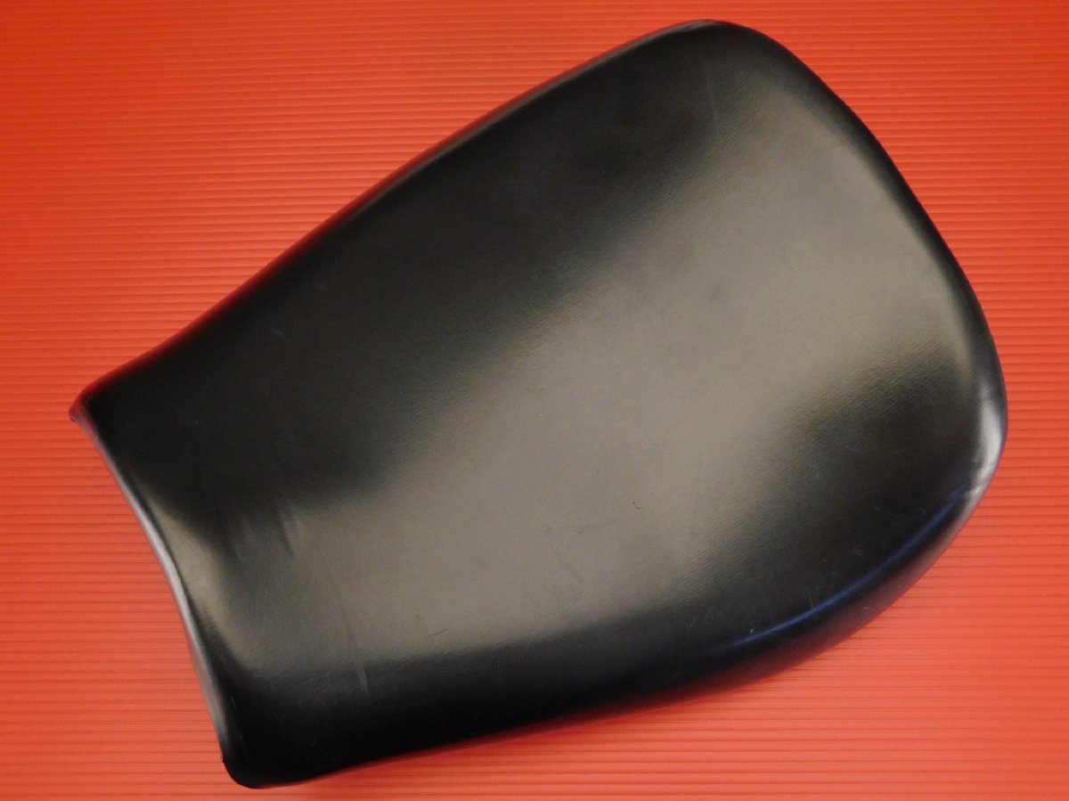 60【評価A】 TRIUMPH デイトナ T595 走行距離27,496km 実動 純正 フロント メイン シート Front Rider Seat 2301440 2301445拍卖