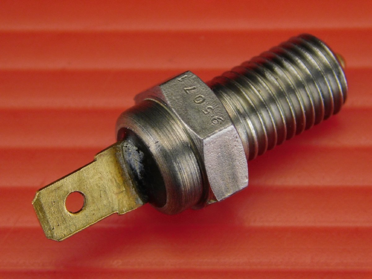 0【評価A】 TRIUMPH デイトナ T595 走行距離27,496km 実動 純正 温度 スイッチ センサー 始動動画有拍卖