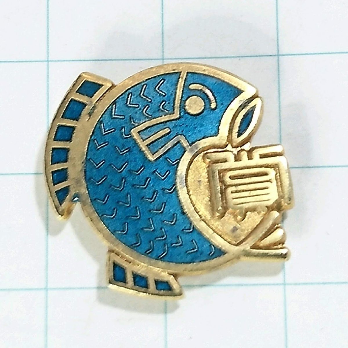 送料無料)第18回川崎釣連合会 魚 釣り ピンバッジ PINS ピンズ A12111拍卖
