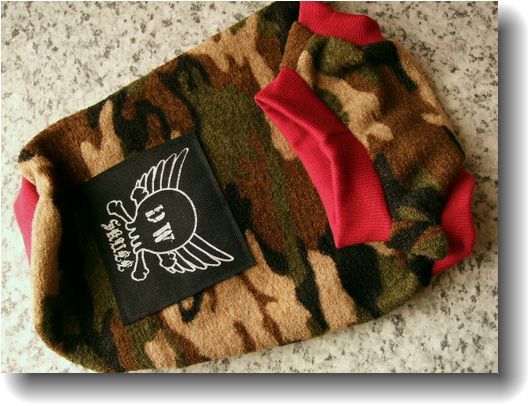 犬服V74-M■Mサイズ■トイプードル等小型犬用迷彩柄パイル裏フリーストレーナー*ドクロハンドメイド拍卖