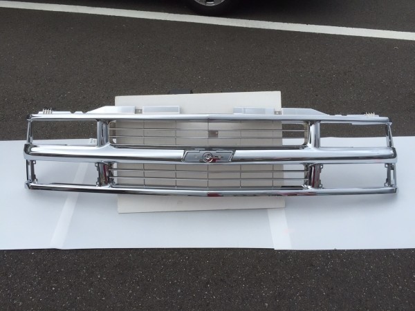 送料無料 業販OK 94-99 サバーバン タホ C/K オールクロームグリル 新品拍卖