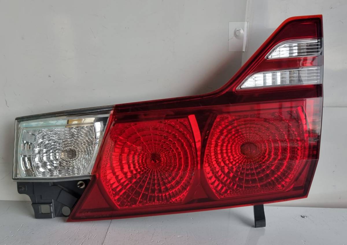 トヨタ アルファード ANH10W フィニッシャーパネル 右拍卖