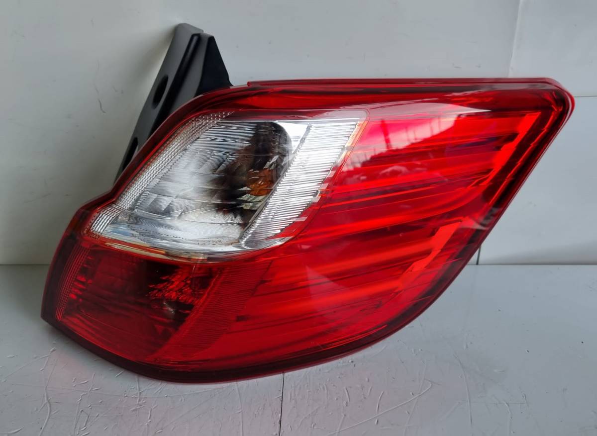 スバル エクシーガ YA5 テールランプ 右拍卖