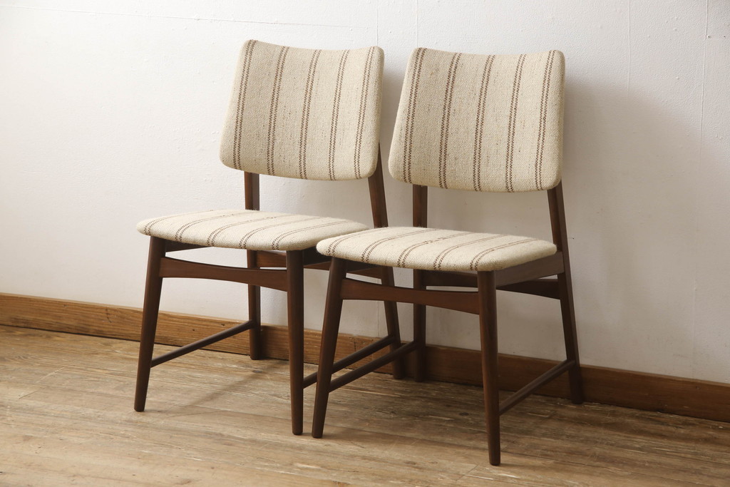 R-051468 デンマークヴィンテージ チーク材 ストライプのファブリックがお洒落なダイニングチェア2脚セット(椅子、イス、ビンテージ、北欧)拍卖