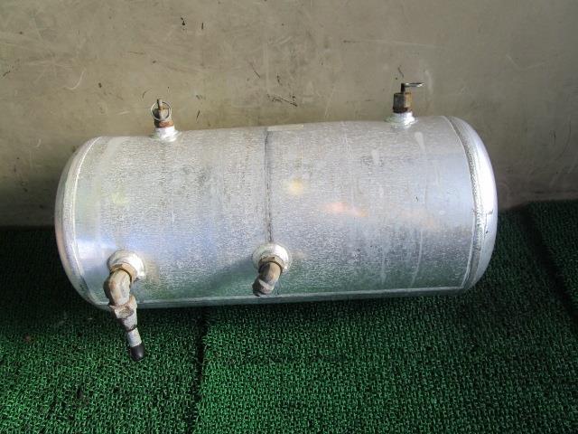 いすゞ大型車 ギガ KL-CXG23X4 エアタンク 左前 1-48371-227-4 TTT /34680拍卖