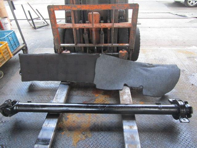 いすゞ大型車 ギガ KL-CXG23X4 リアプロペラシャフト 3分割中央 1-37153-368-0 TTT /34680拍卖