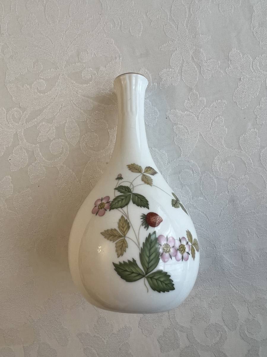 WEDGWOOD ウェッジウッド ワイルドストロベリー 花瓶 黒壺 イギリス ビンテージ 拍卖