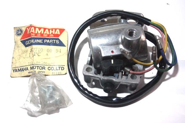 ヤマハメイトU5U7ハンドルSW 検YG1YGS1YA1YA2YA3YA5YA6AT90MF1MF2MJ1MJ2YAT1YD1YD2YC1MF1F5F5H1YJ1ホンダベンリィC92CD125CS90スズキコレダ拍卖