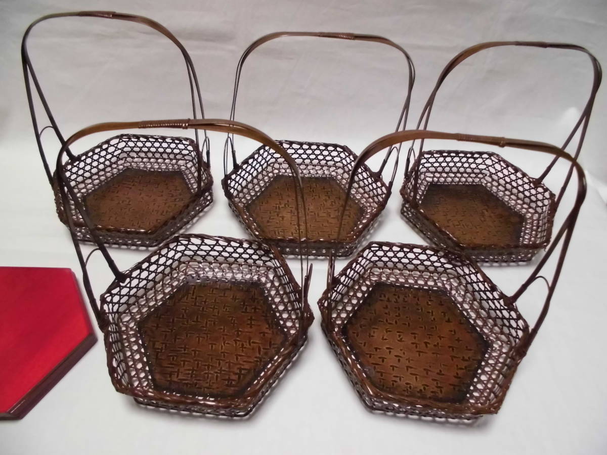 ①宣徳六角手付き篭5客 塗敷板5枚拍卖