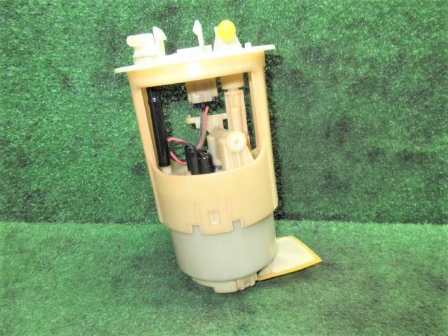 エアトレック LA-CU2W フューエルポンプ 4G63 MR954351拍卖