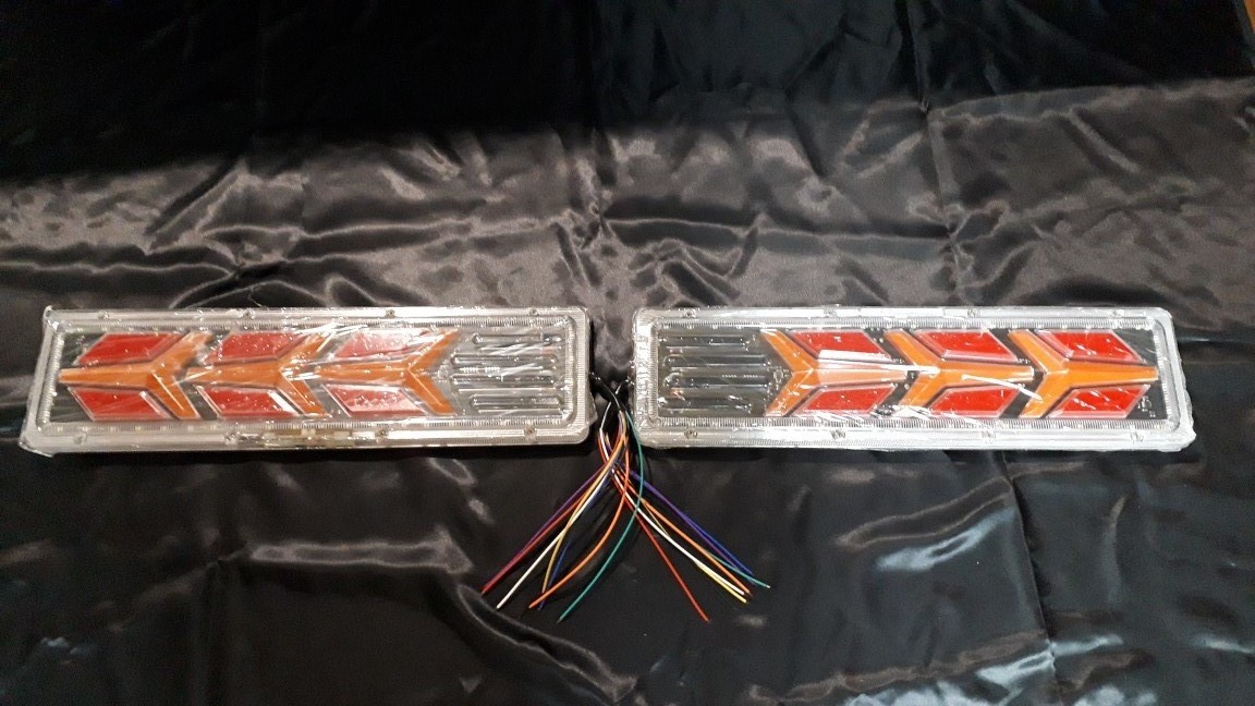 トラック 24V LEDシーケンシャルテールランプ(新品)No.3拍卖