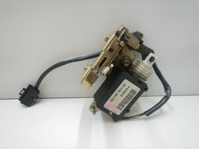 ★ ボルボ 940 エステート 9B 96年 9B230W 右フロントドアロックソレノイド/アクチュエーター (在庫No:A33989) (6837)拍卖