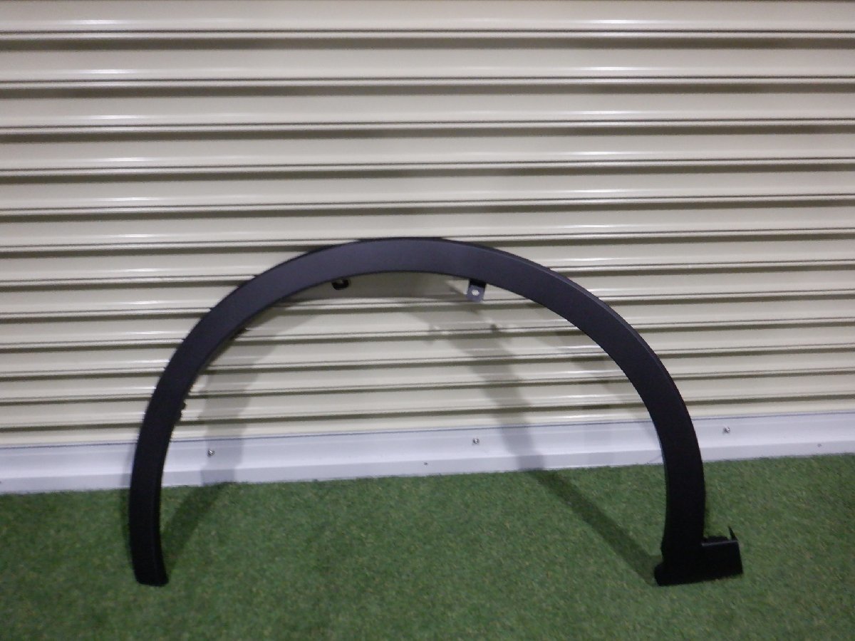 新車外し トヨタ純正 AZSH35 TZSH35 クラウン クロスオーバー フロント 左側 フェンダーモール トリム 75602-30120 m-22-10-173拍卖