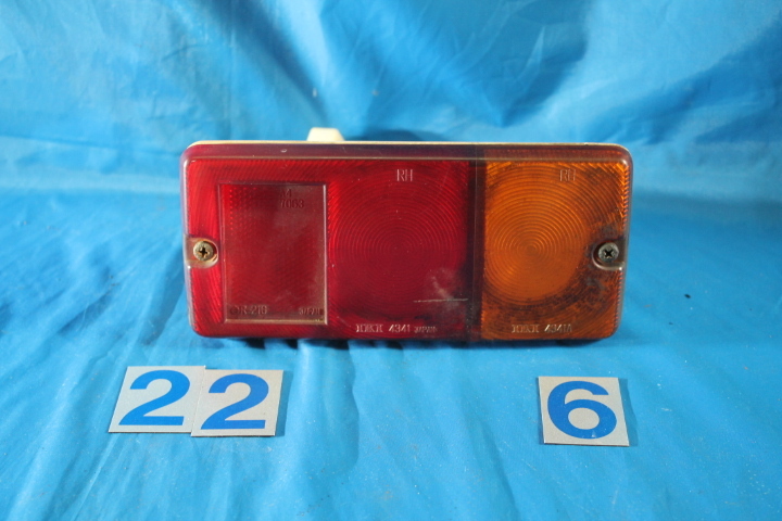 KL-096-1 ダイハツ 純正 S100P ハイゼット 右テールランプ IKI 4341拍卖