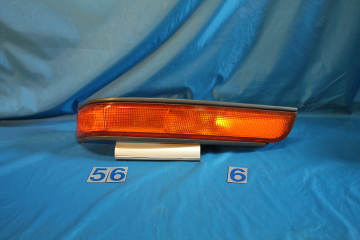 KL-291-1 トヨタ LH113V ハイエースバン 右ターンランプ ウインカーランプ KOITO 26-42拍卖