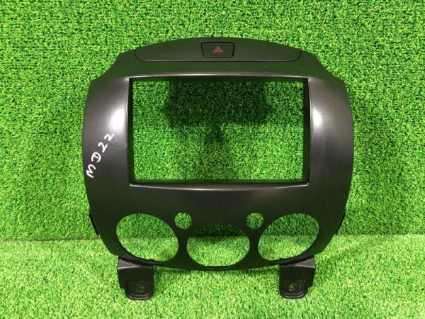 マツダ DBA-DE5FS デミオ スポルト センタコンソールオーディオパネル AUDIO PANEL COVER ID:857拍卖