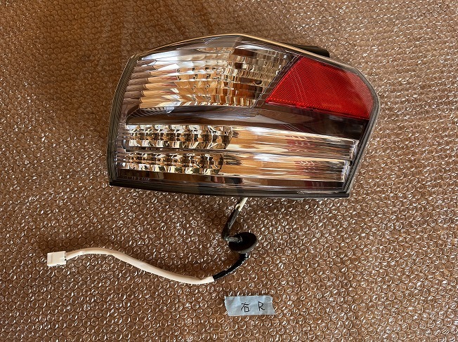 レクサス HS250h バージョンI DAA-ANF10 右テールランプ KOITO 75-8R 中古品 拍卖