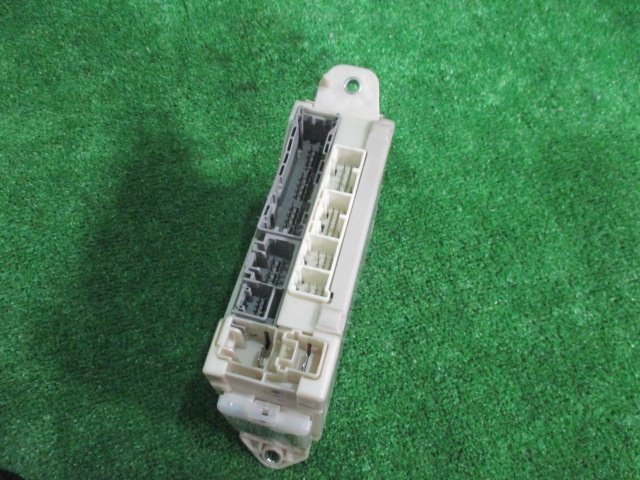 【A53869】◇クラウン GRS180 左 ヒューズボックス拍卖