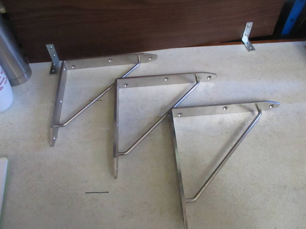 ステンレス棚受け 新品 サイズ200×200(ミリ) 厚み4.5ミリ 3ケで¥4500 送料込み拍卖