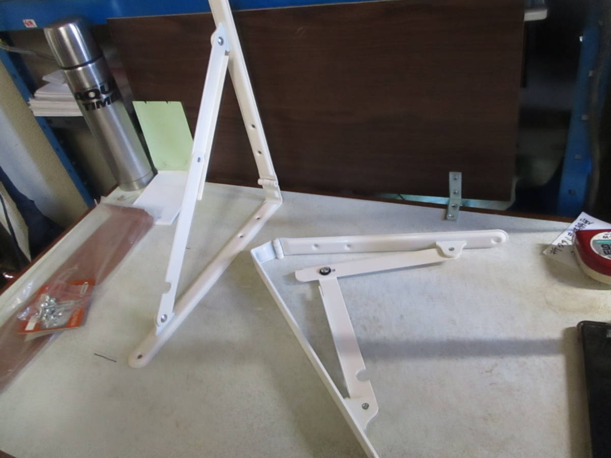 鋼製棚受け 折たたみ式棚受け 新品 2ケで¥2000 送料¥600(レターパック)拍卖