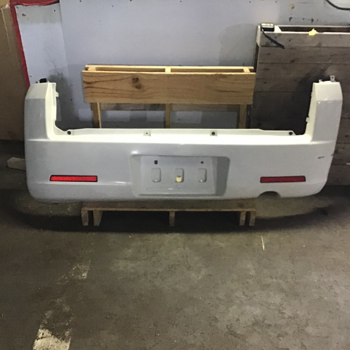 リア バンパー 三菱 トッポBJ H42A 平成13年式 9215 0715 白 W09 MR574370 中古拍卖