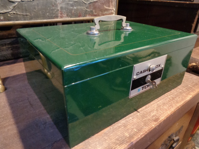 【アイアンの鍵付金庫】キャッシュボックスレジスターキャッシャー昭和レトロ古道具アンティークインテリア収納ケースコレクションボックス拍卖