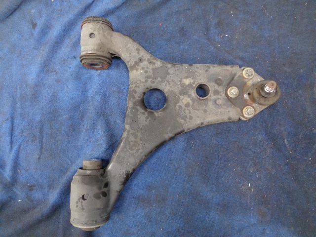 ベンツ W245 Bクラス 純正 フロントロアアーム 左拍卖