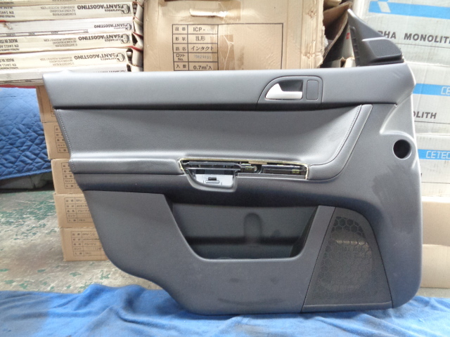 ボルボ V50 MB4204S クラッシック 最終 純正 フロント 左 ドア 内張り拍卖