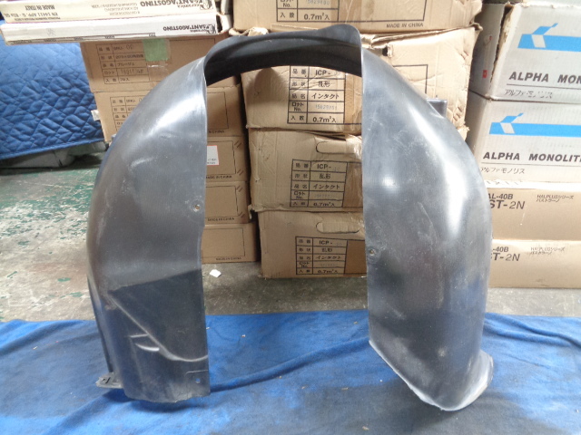 ボルボ V50 MB4204S クラッシック 最終 純正 フロント 右 インナーライナー拍卖