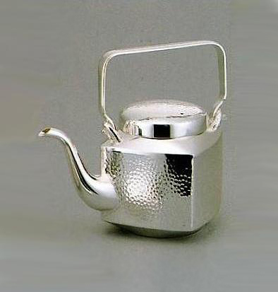 ☆早川シルバー洋白銀器冷酒器四角2.5合ストレーナーが付いているのでティーポットとしても使用可能です日本工業規格3種銀鍍金日本製新品拍卖