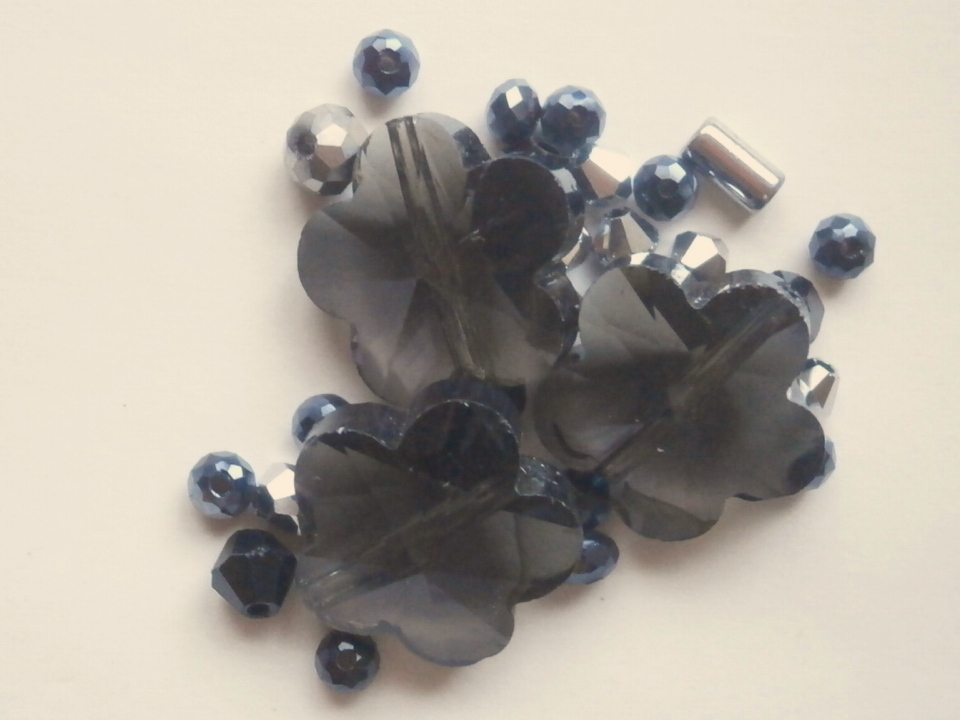 ガラスビーズ★花★グレーブラック系★B拍卖
