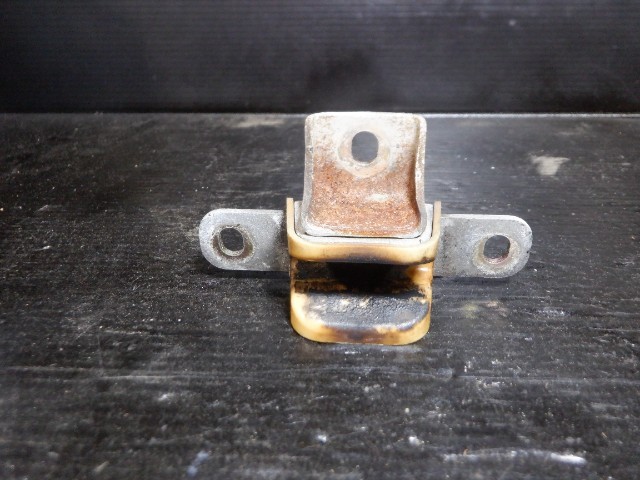 LJ78G ランドクルーザー プラド ランクル 純正 バックドア キャッチ 38533/A2拍卖