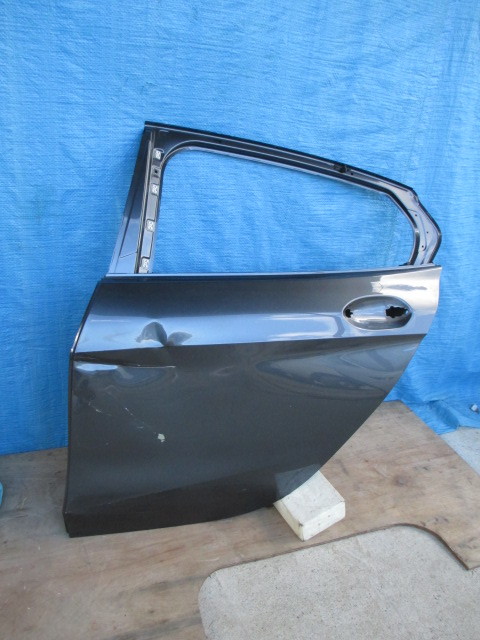 ☆AW319 BMW F40 1シリーズ リアドア 左 グレー拍卖
