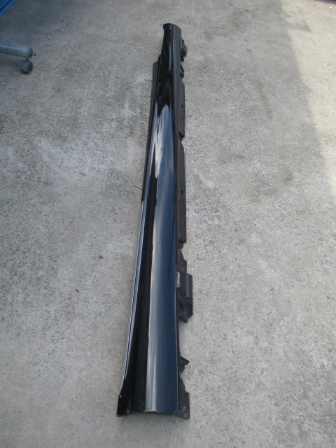 ☆AW357 ベンツ W205 Cクラス サイドステップ 右 黒 A2056907202拍卖