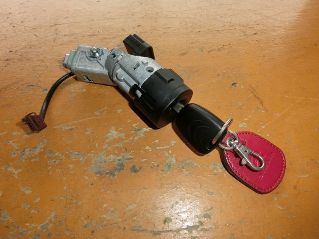 C3 キー シリンダー 平成27年 ABA-A5HM01 キー シトロエン 2015yレザーエディション 11.3万km 即決あり拍卖