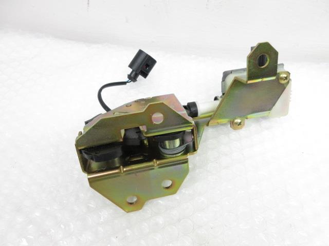 16年 ポルシェ カイエン ターボ 4.5L GH-9PA50A リア ハッチ ガラス ロック 7L0827506D 179081 4428拍卖