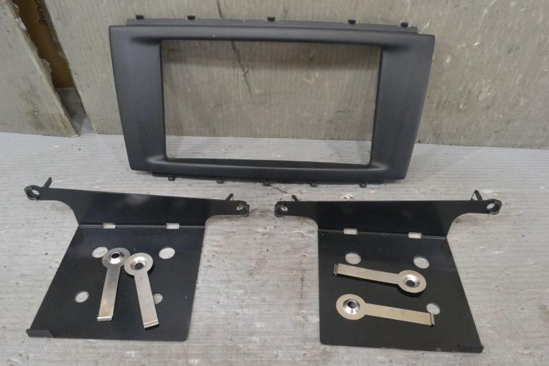 ベンツ C180 コンプレッサー 前期(203246) 純正 破損無 取付OK 2DIN ナビ オーディオパネル ステー付 K065214拍卖