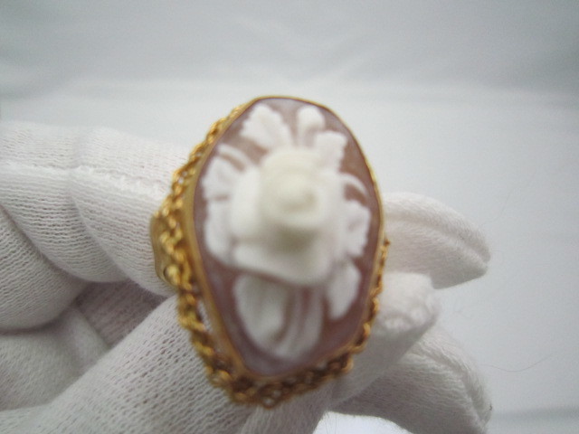 薔薇の花のシェルカメオリング 金色台に手彫り サイズ15拍卖