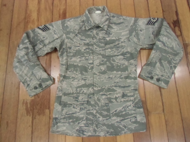 Y-22 ミリタリー サバゲー 米軍放出品 実物 迷彩服 戦闘服 作業服 ジャケット シャツ アメカジ カモフラ コンバット コスプレ拍卖