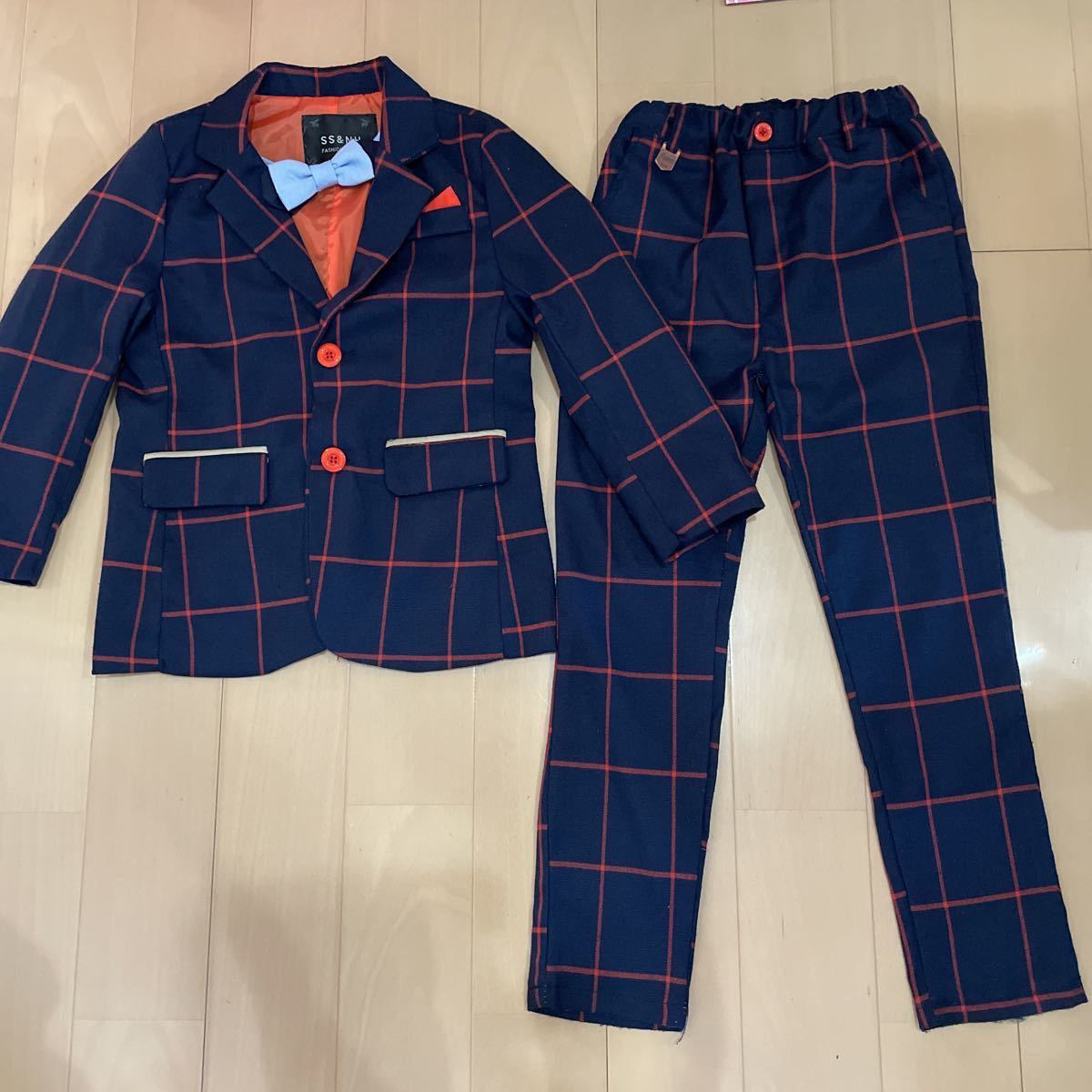 送料込み 男の子フォーマルスーツ3点セット 110cmくらい 紺色チェック 総ゴム長ズボン 卒園式入学式発表会 送料無料拍卖