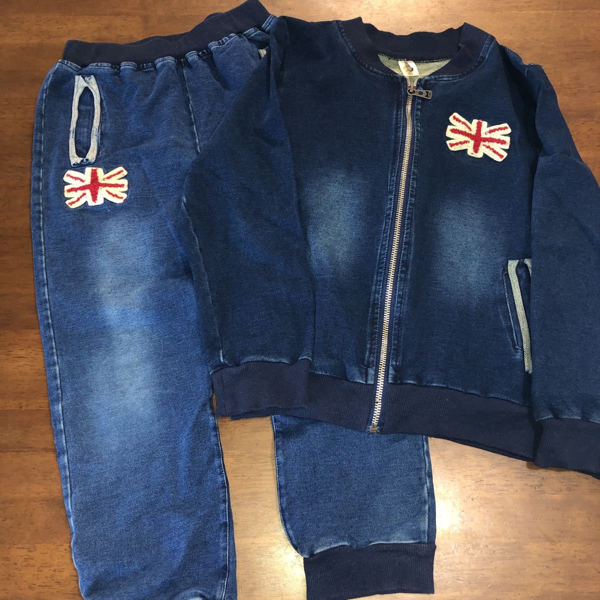 韓国子ども服 セットアップ 上下2枚セット デニム生地 中古 130㎝ ダンス衣装拍卖