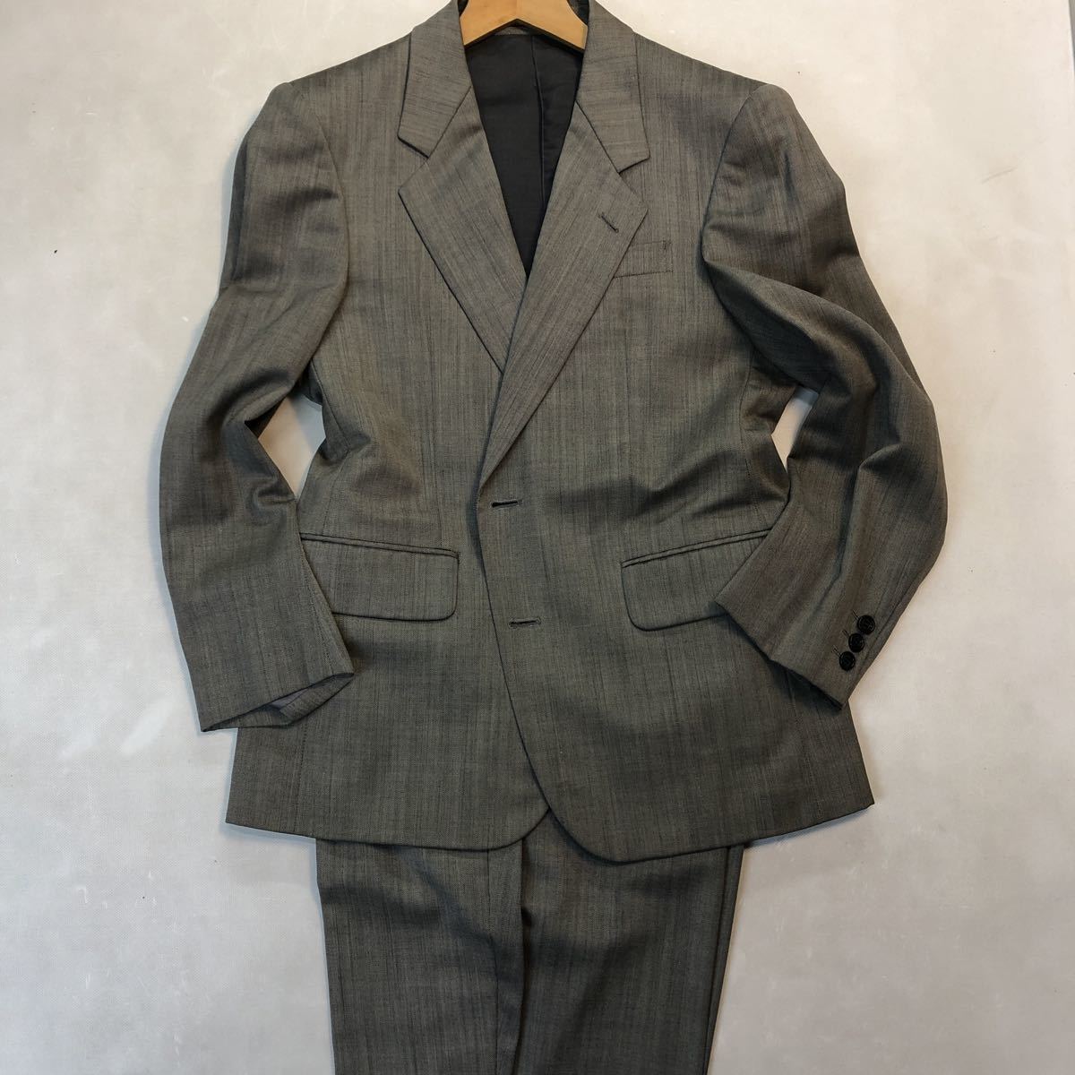 定価68,000円【サイズAB3 S M★本台場仕立て】新品タグ付き 高級2Bシングルスーツ グレー系 背抜き/サイドベンツ 84cm/1タック拍卖