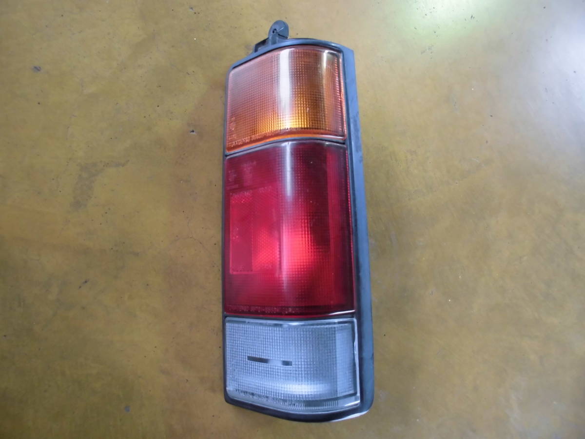 エブリイ DA71V 右 テール ランプ 中古品拍卖