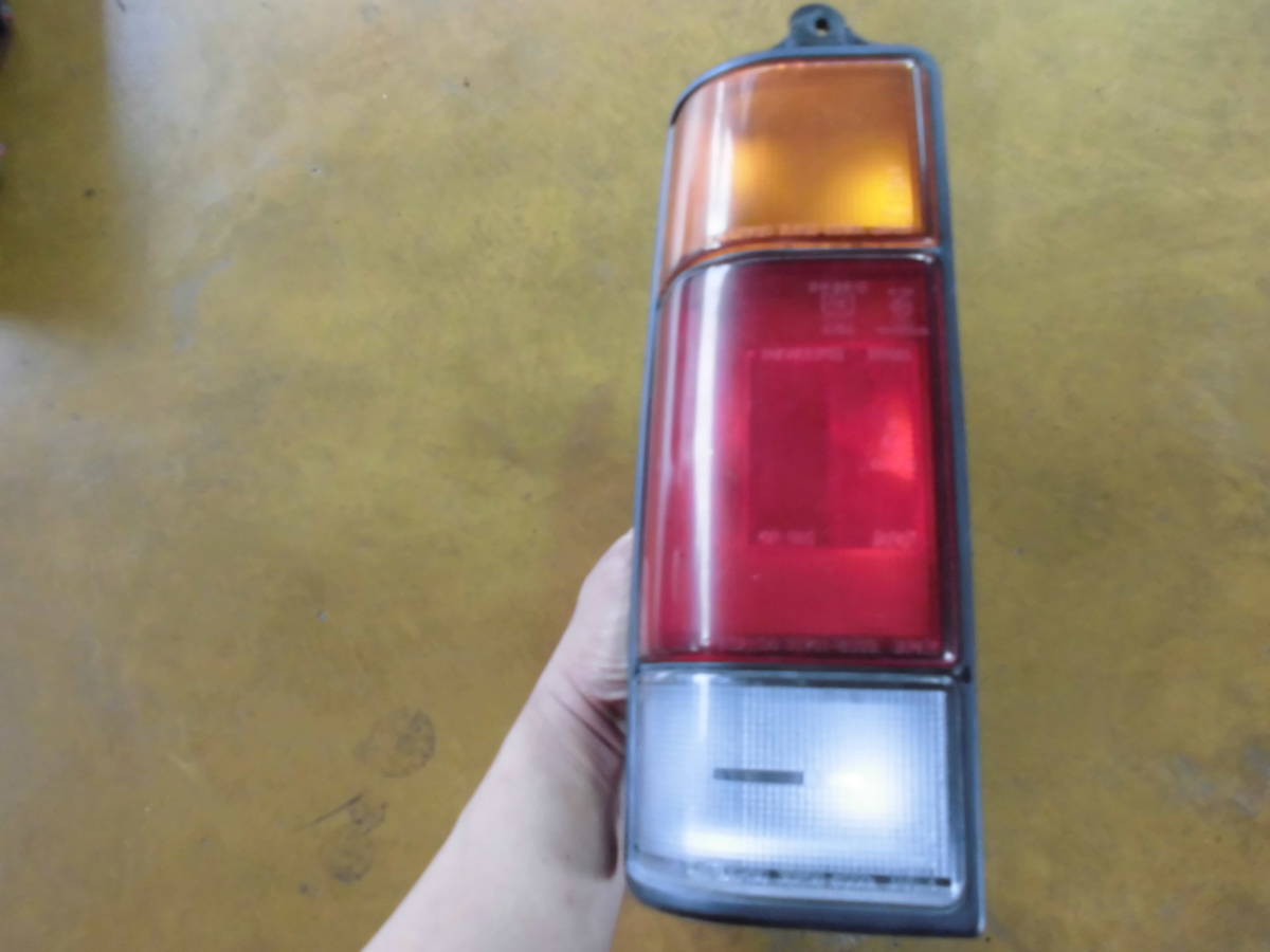 エブリイ DA71V 左 テール ランプ 中古品拍卖