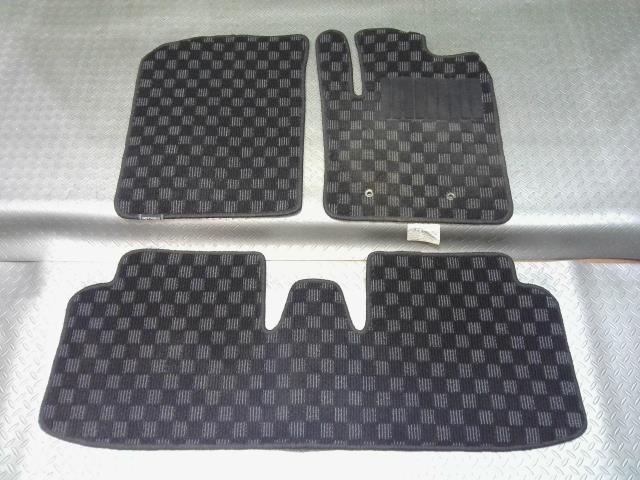 ダイハツ(DAIHATSU)ミラココア L675S フロアマット 3枚セット拍卖