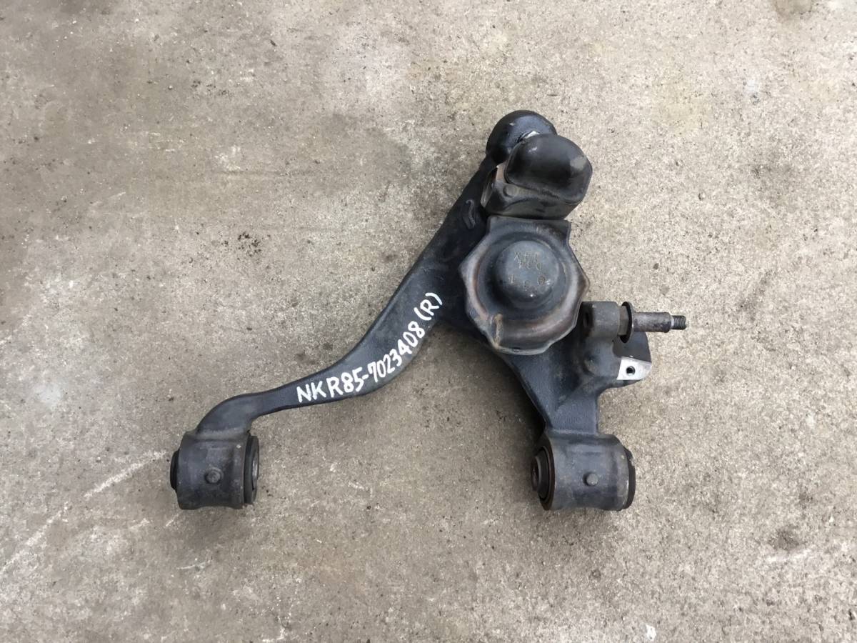 NKR85 H.24年 エルフ フロント ロワ アーム (R) X2 221026 即日発送可 ヤフオク イスズ 15k 140s拍卖