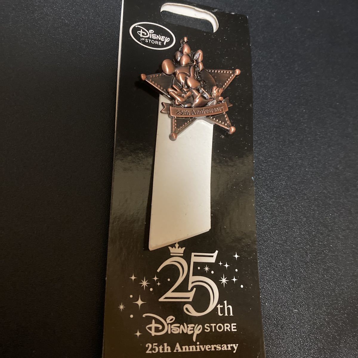 ディズニーストア 25周年 メッセージカード付きピンバッジ ミニーマウス ミニーちゃん ピンバッジ ピンズ メモ グッズ Disney 公式拍卖