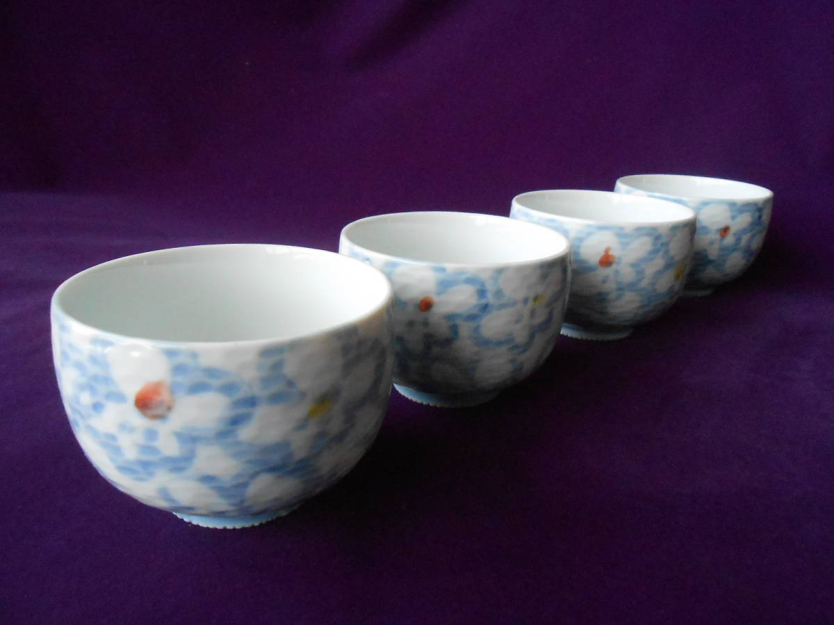 有田焼! 喜華 ☆ニューレリーフホタル・汲出し4客セット☆ 未使用 湯呑 煎茶 お茶 日本茶 ほうじ茶 急須 やかん 土瓶 鉄瓶 ポット拍卖