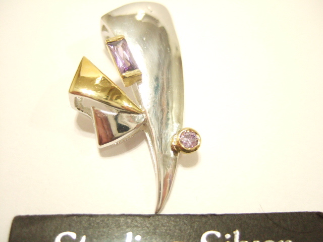 横浜最新 シルバーSILVER925銀♪魅惑のツートントライアングルペンダント アメジスト風 メンズレディース 送料220円ξgtξ ξネックレス67a拍卖